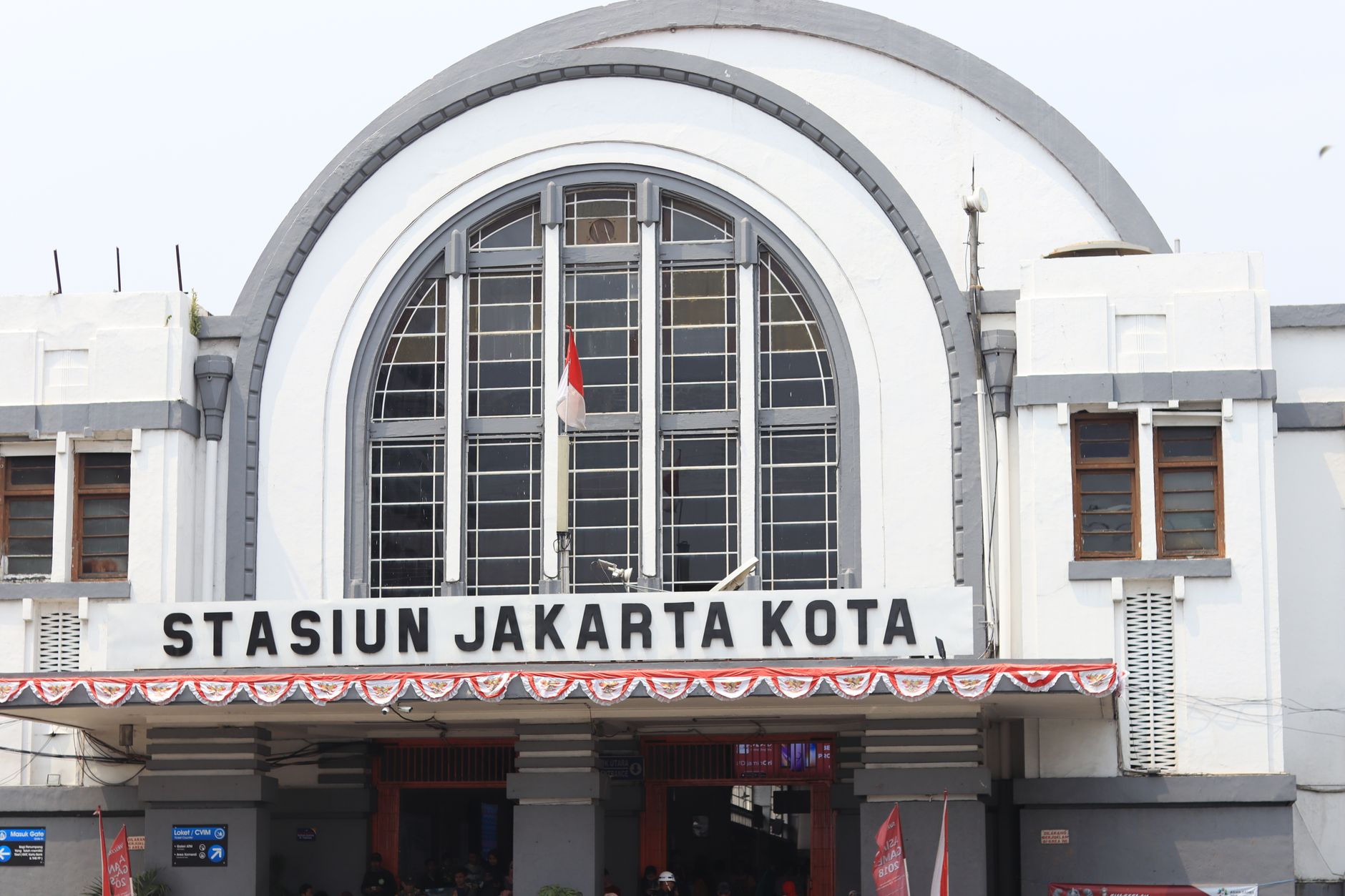 Terima kasih atas brief‑nya. Agar saya dapat menyusun 30 judul (10 SEO,…