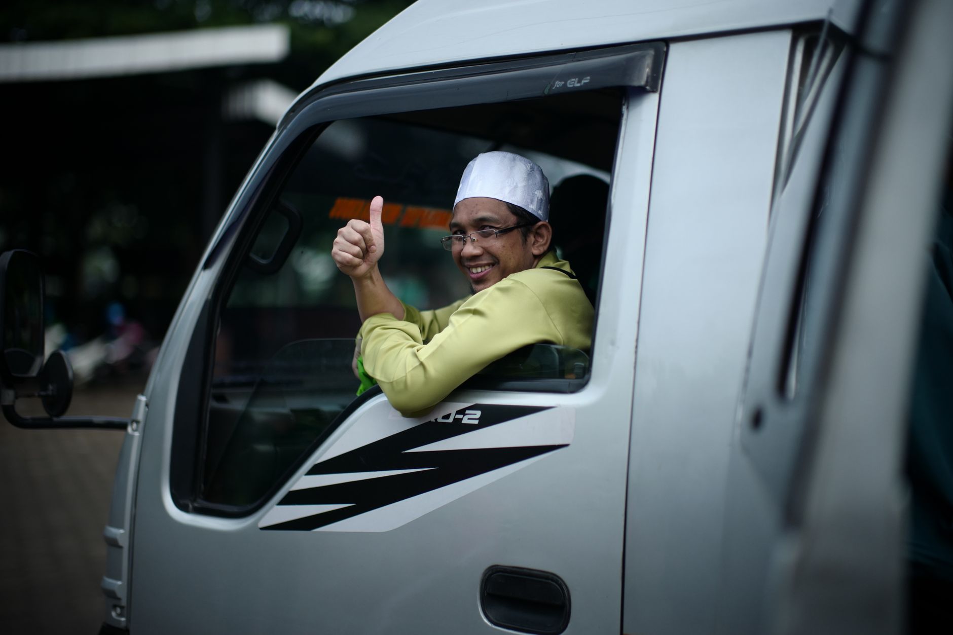Perkiraan waktu tempuh perjalanan Bekasi ke Surabaya sekitar 8-10 jam tergantung rute dan kondisi lalu lintas.