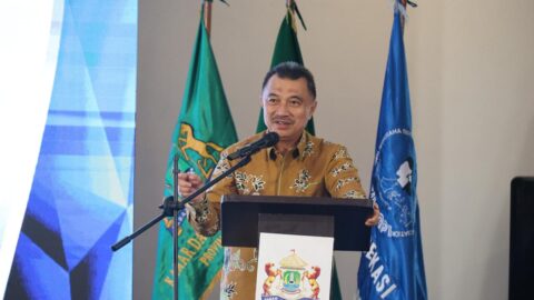 Bagi Tugas Sama Pak Wali, Bobihoe Ikut Ngantor di RW: “Bukan Hari Senin, Lagi Diatur Protokol!